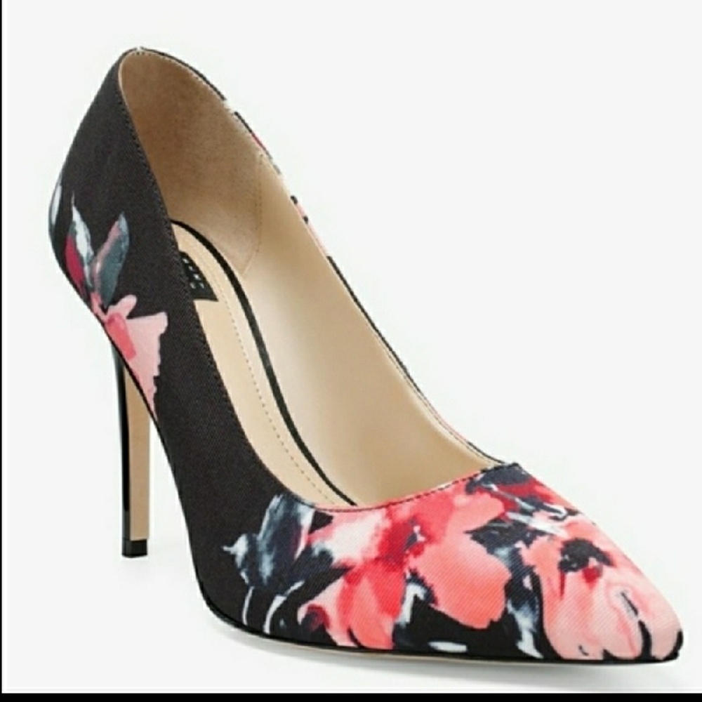 New! White House Black Market Olivia Floral Pumps